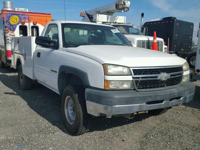 1GBHC24U16E255825 - 2006 CHEVROLET SILVERADO WHITE photo 1