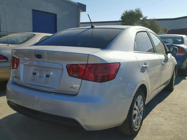 KNAFU4A2XC5582425 - 2012 KIA FORTE EX SILVER photo 4