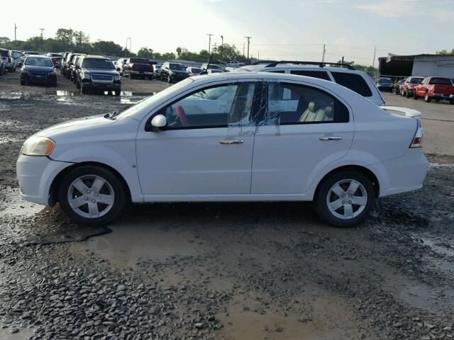 KL1TG56E59B355960 - 2009 CHEVROLET AVEO LT WHITE photo 10