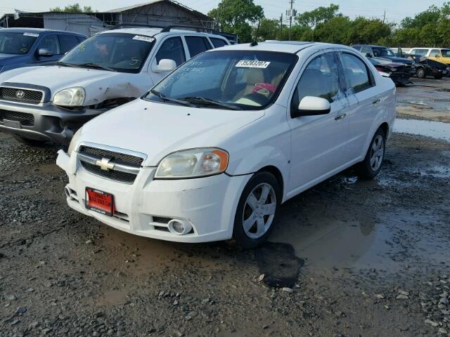 KL1TG56E59B355960 - 2009 CHEVROLET AVEO LT WHITE photo 2