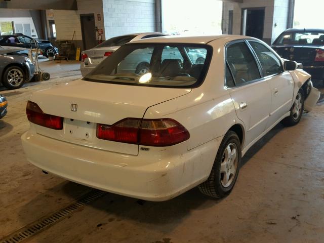 1HGCG1650WA014583 - 1998 HONDA ACCORD EX WHITE photo 4