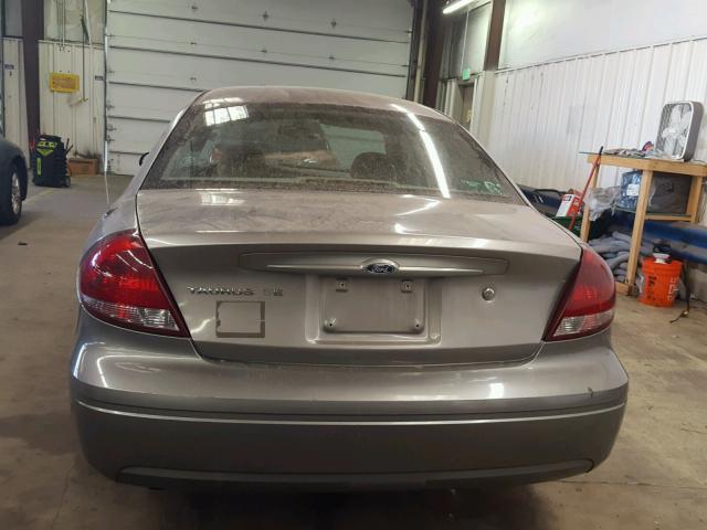 1FAFP53254G179784 - 2004 FORD TAURUS SE GRAY photo 10