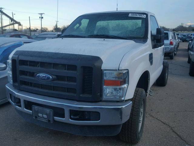 1FDNF2B50AEA95247 - 2010 FORD F250 SUPER WHITE photo 2