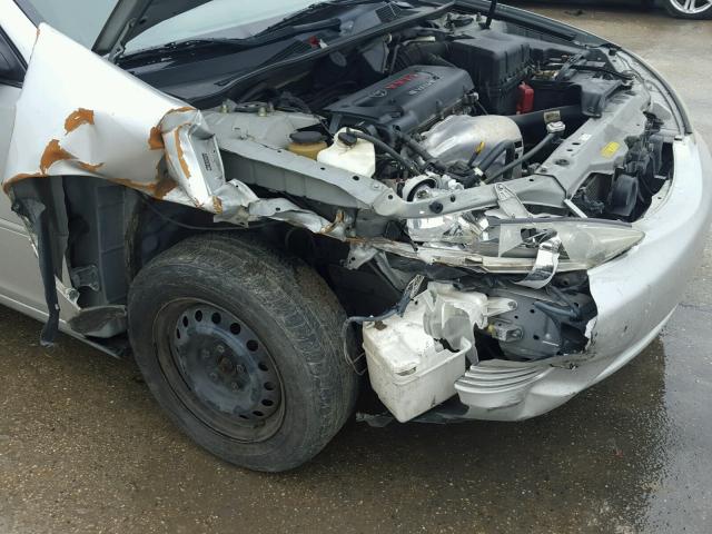 4T1BE32K05U941597 - 2005 TOYOTA CAMRY LE SILVER photo 9