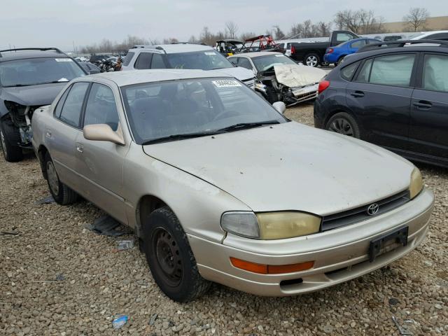 4T1SK12E3NU105743 - 1992 TOYOTA CAMRY LE TAN photo 1