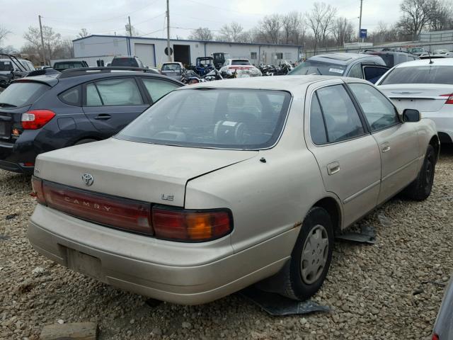 4T1SK12E3NU105743 - 1992 TOYOTA CAMRY LE TAN photo 4