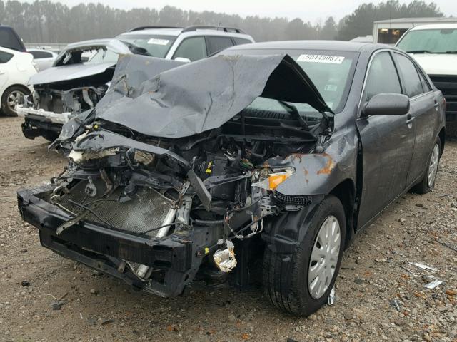 4T1BF3EK8BU611937 - 2011 TOYOTA CAMRY BASE GRAY photo 2