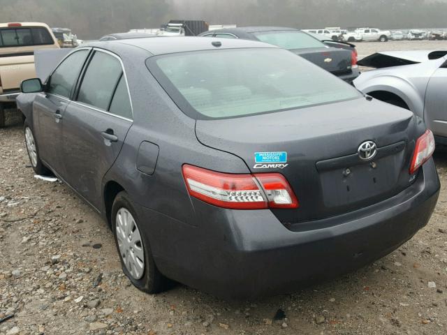 4T1BF3EK8BU611937 - 2011 TOYOTA CAMRY BASE GRAY photo 3