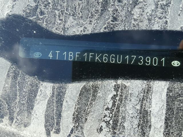 4T1BF1FK6GU173901 - 2016 TOYOTA CAMRY LE ნაცრისფერი ფოტო 10