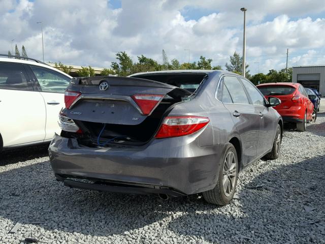 4T1BF1FK6GU173901 - 2016 TOYOTA CAMRY LE ნაცრისფერი ფოტო 4