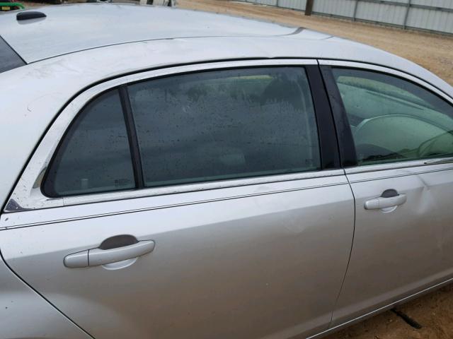 1G1ZB5EB9A4116986 - 2010 CHEVROLET MALIBU LS Gümüş foto 9