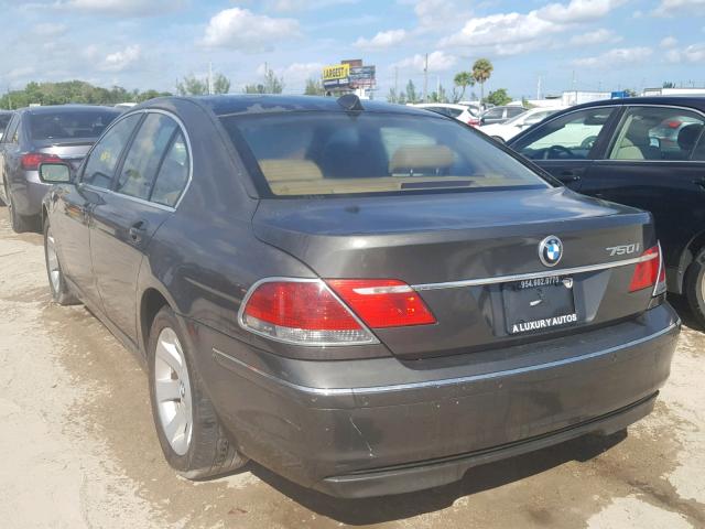 WBAHL83596DT03180 - 2006 BMW 750 I GRAY photo 3