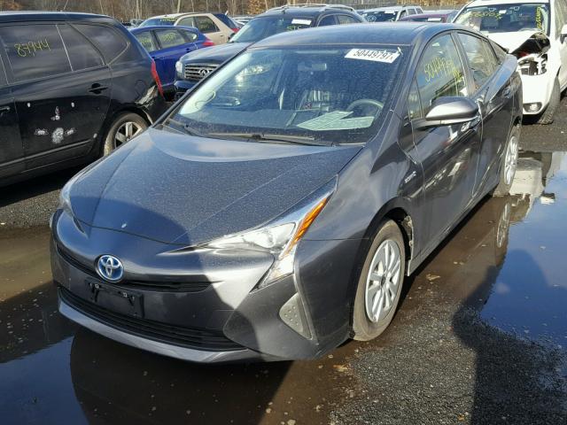 JTDKBRFU6G3005665 - 2016 TOYOTA PRIUS GRAY photo 2