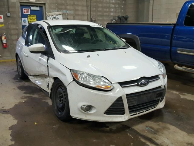 1FAHP3K26CL382719 - 2012 FORD FOCUS SE WHITE photo 1