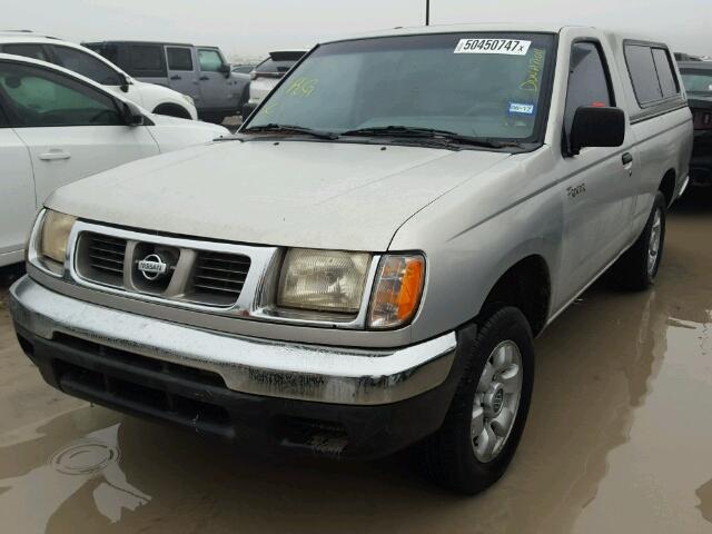 1N6DD21S2WC349974 - 1998 NISSAN FRONTIER X SILVER photo 2