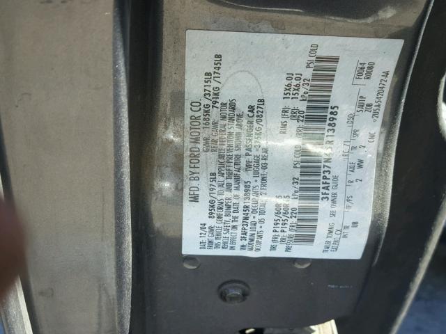 3FAFP37N45R138985 - 2005 FORD FOCUS ZX5 GRAY photo 10