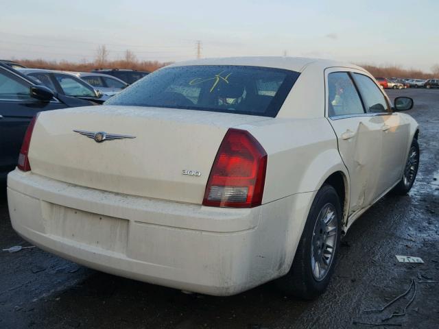 2C3KA43R77H838611 - 2007 CHRYSLER 300 WHITE photo 4