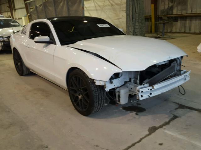 1ZVBP8AM1E5249127 - 2014 FORD MUSTANG WHITE photo 1