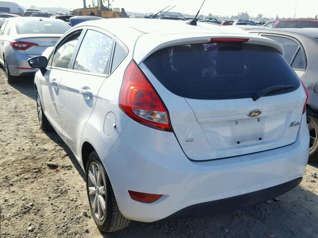 3FADP4EJ4CM103130 - 2012 FORD FIESTA SE WHITE photo 3