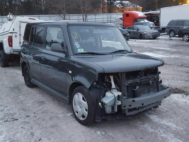 JTLKT324640169323 - 2004 TOYOTA SCION XB GREEN photo 1