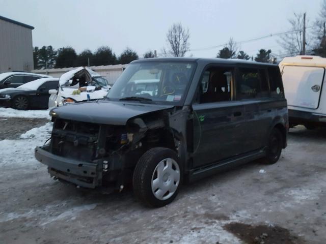 JTLKT324640169323 - 2004 TOYOTA SCION XB GREEN photo 2