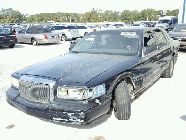 1LNLM81W6VY729224 - 1997 LINCOLN TOWN CAR E BLACK photo 2