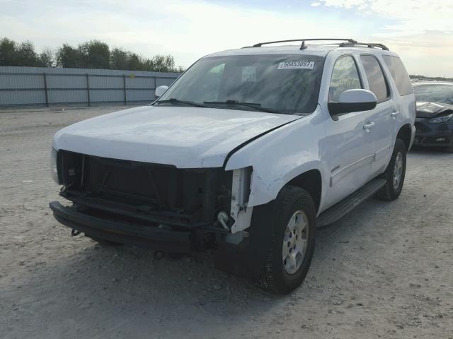 1GNSKAE09CR203347 - 2012 CHEVROLET TAHOE K150 WHITE photo 2