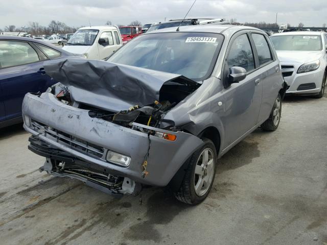 KL1TD66626B577620 - 2006 CHEVROLET AVEO BASE GRAY photo 2
