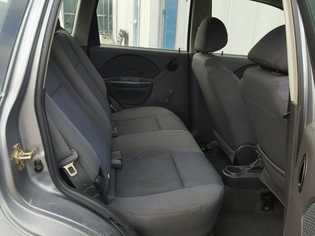 KL1TD66626B577620 - 2006 CHEVROLET AVEO BASE GRAY photo 6