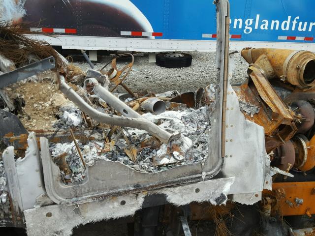 1XKADB8X97J093826 - 2007 KENWORTH CONSTRUCTI BURN photo 5