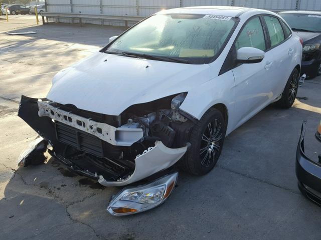 1FADP3F24DL246812 - 2013 FORD FOCUS SE WHITE photo 2