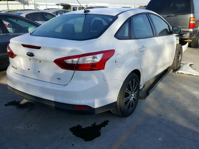 1FADP3F24DL246812 - 2013 FORD FOCUS SE WHITE photo 4