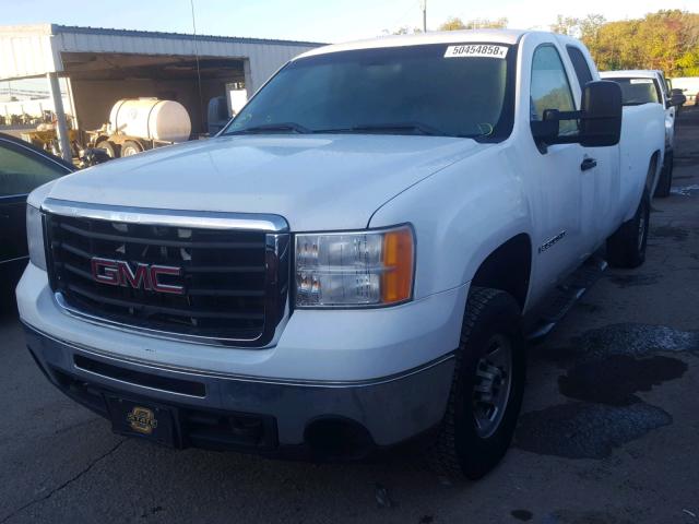 1GDHC39K68E152780 - 2008 GMC SIERRA C35 WHITE photo 2