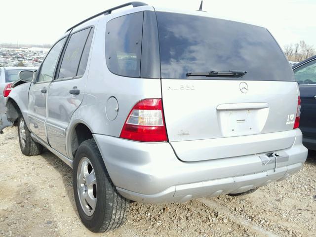 4JGAB54E22A311598 - 2002 MERCEDES-BENZ ML 320 SILVER photo 3