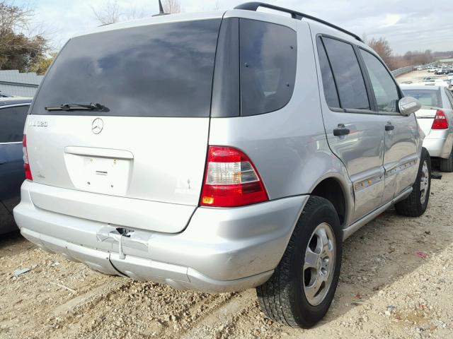 4JGAB54E22A311598 - 2002 MERCEDES-BENZ ML 320 SILVER photo 4