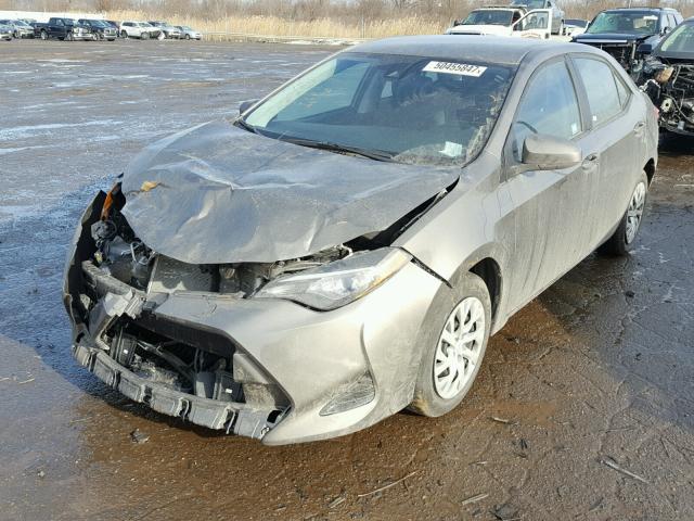 2T1BURHE0HC768418 - 2017 TOYOTA COROLLA L GRAY photo 2