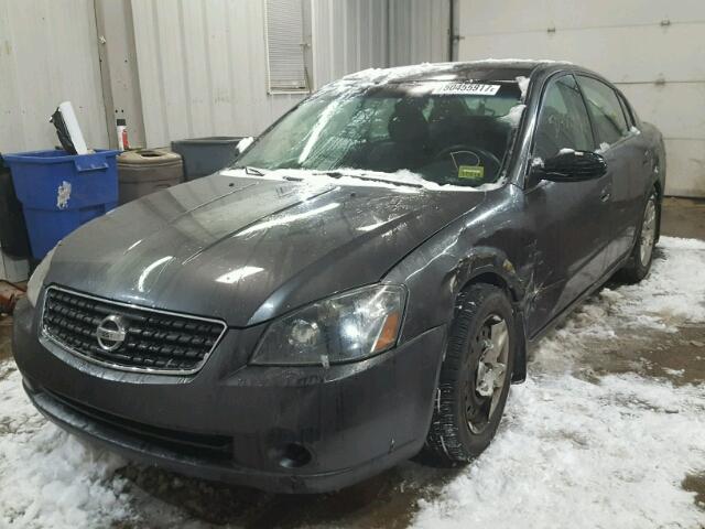 1N4AL11E95N429780 - 2005 NISSAN ALTIMA S GRAY photo 2