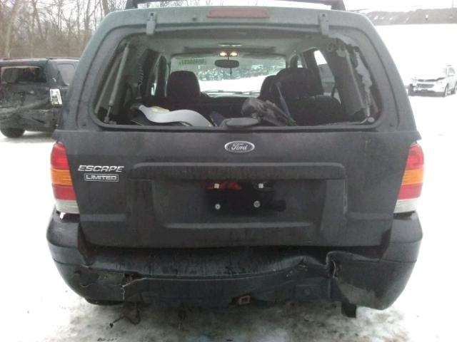 1FMCU94175KA40172 - 2005 FORD ESCAPE LIM BLACK photo 9