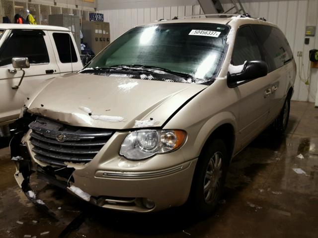 2C8GP64L95R472694 - 2005 CHRYSLER TOWN & COU TAN photo 2