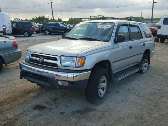 JT3GM84R6Y0059712 - 2000 TOYOTA 4RUNNER SILVER photo 2