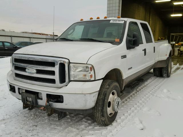 1FTWW33P37EB15644 - 2007 FORD F350 SUPER WHITE photo 2