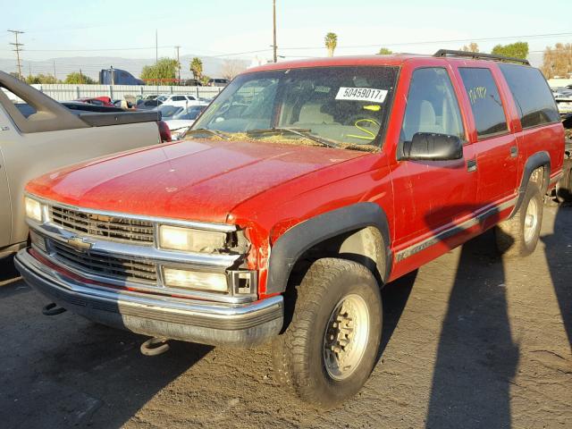 3GNGK26J0TG146264 - 1996 CHEVROLET SUBURBAN K RED photo 2