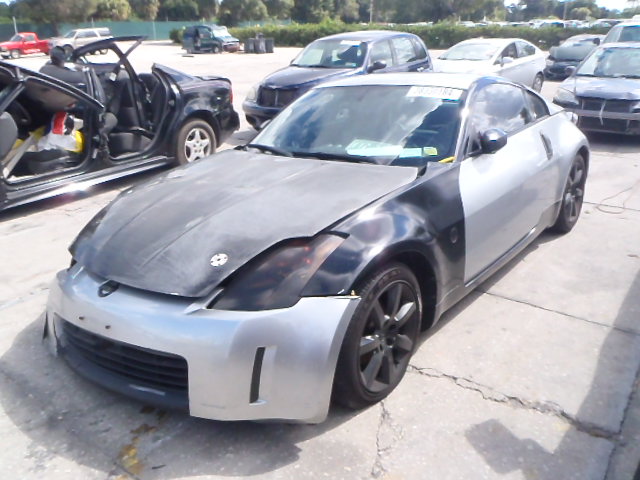 JN1AZ34D33T108949 - 2003 NISSAN 350Z COUPE SILVER photo 2