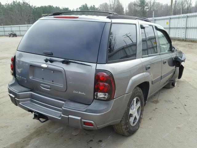 1GNDT13S152186369 - 2005 CHEVROLET TRAILBLAZE GRAY photo 4