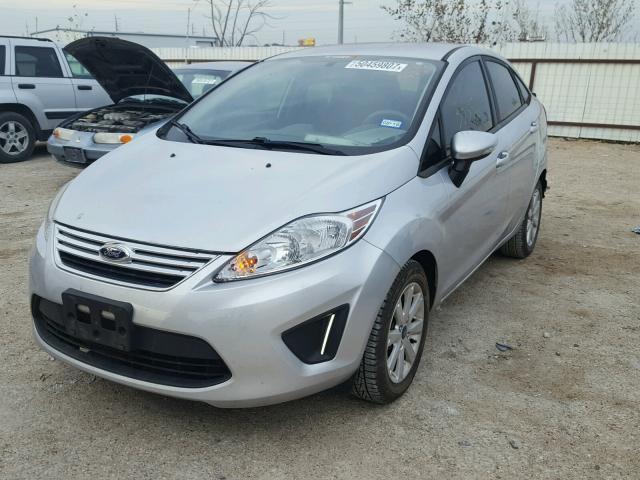 3FADP4BJ4DM158862 - 2013 FORD FIESTA SE SILVER photo 2