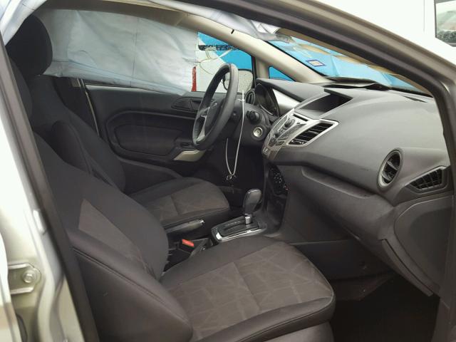 3FADP4BJ4DM158862 - 2013 FORD FIESTA SE SILVER photo 5