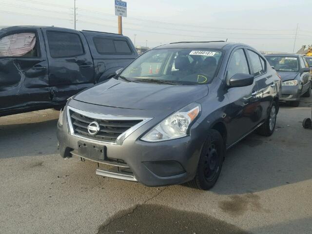 3N1CN7APXGL882488 - 2016 NISSAN VERSA S GRAY photo 2