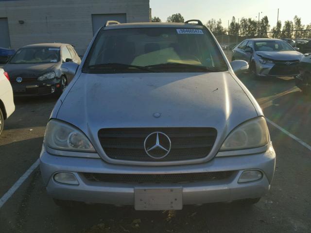 4JGAB54E52A328637 - 2002 MERCEDES-BENZ ML 320 SILVER photo 9