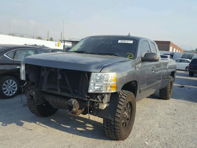 1GCRCSE09BZ278655 - 2011 CHEVROLET SILVERADO GRAY photo 2