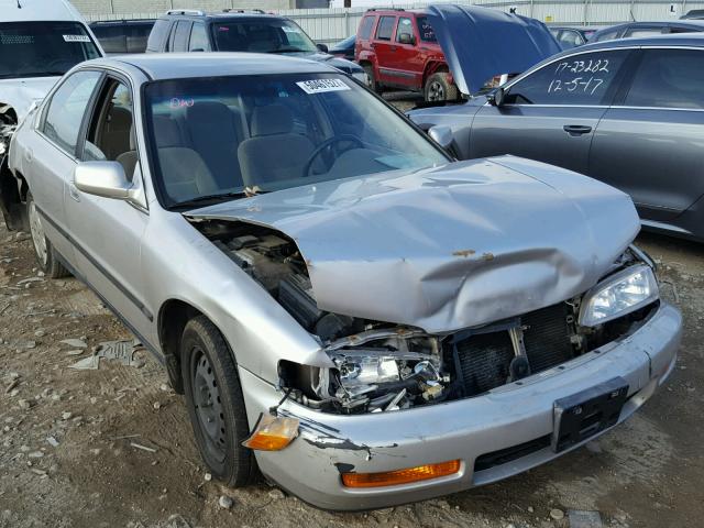 1HGCD563XTA296614 - 1996 HONDA ACCORD LX SILVER photo 1